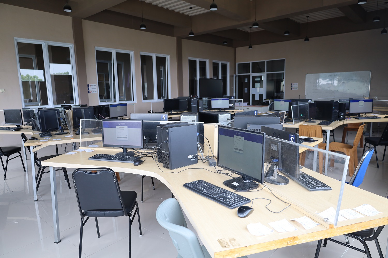 Laboratorium Komputer Desain Komunikasi Visual